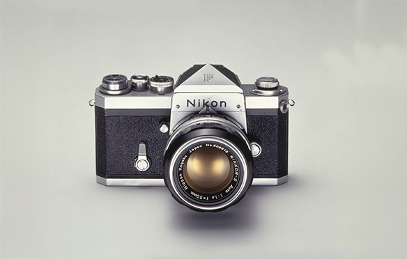 一眼レフカメラ「ニコンF」の画像