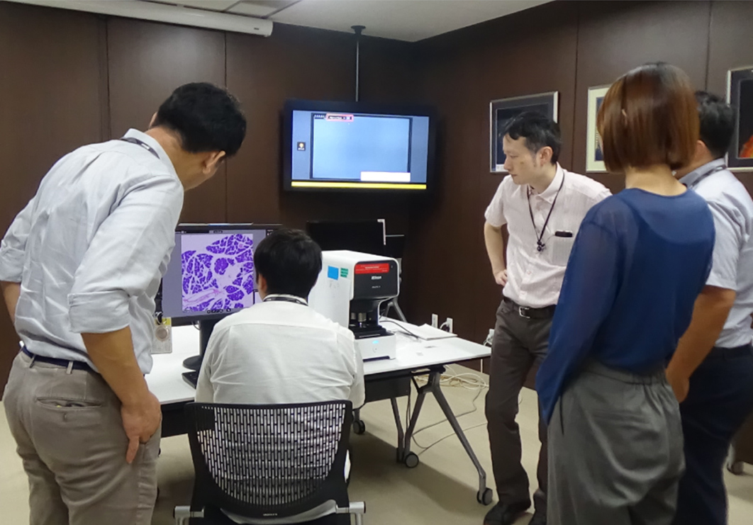 顕微鏡研修の風景