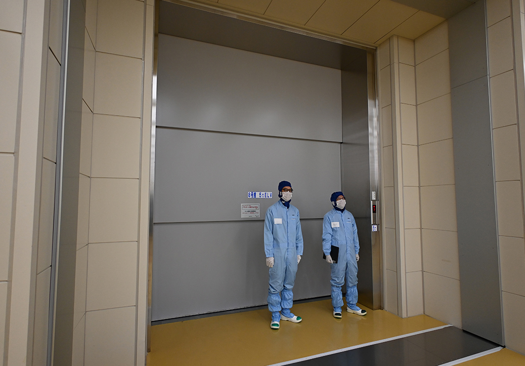 とても大きなエレベーターの写真